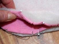 Pag-ayos ng diaper-cocoon sa stickies para sa newborns gamit ang kanilang sariling mga kamay