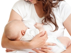 Wie lange und wie lange sollte ich mein Baby mit Muttermilch füttern?