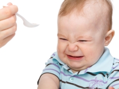 Pagsusuka pagkatapos kumain sa isang bata