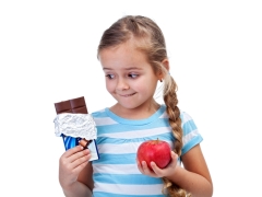 من أي عمر يمكنك إعطاء شوكولاتة للأطفال؟