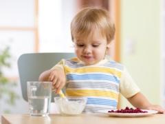 Preiselbeere für Kinder: vorteilhafte Eigenschaften und Schaden