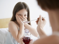Çocuklar için Bromhexine şurubu: kullanım talimatları