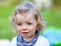 Anzeichen von Autismus bei Kindern unter 3 Jahren