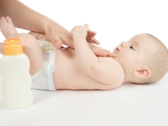 Cremes für atopische Dermatitis bei Kindern