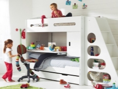 Babybett mit Ecke