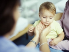 Symptome und Behandlung von Mumps bei Kindern