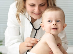 Mga sintomas at paggamot ng pulmonya sa mga bata