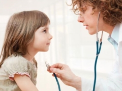 Mga sintomas at paggamot ng pulmonya na may ubo, ngunit walang lagnat