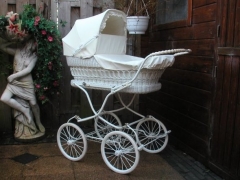 Retro-Kinderwagen: stilvolle Optionen für Neugeborene