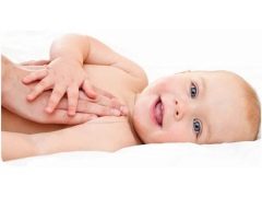 Urut dengan penyimpangan pada bayi