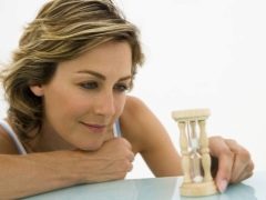 Qual é o intervalo de idade considerado fértil em mulheres?