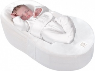 Cocoon mattress para sa newborns