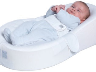 Cocoon mattress para sa newborns