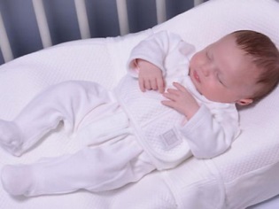 Cocoon mattress para sa newborns