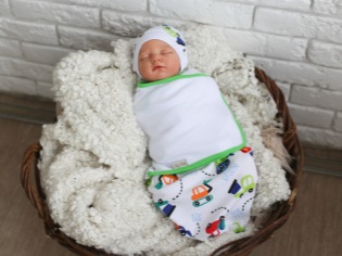 Diaper cocoon sa flypapers para sa mga sanggol