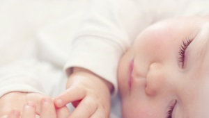 Berapa kali sehari tidur bayi?