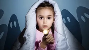 Bakit natatakot ang bata sa madilim at kung ano ang gagawin? Psychology tips