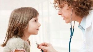 Mga sintomas at paggamot ng pulmonya na may ubo, ngunit walang lagnat