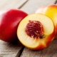Nectarine dalam menyusukan bayi dan memberi makan bayi