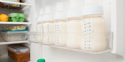 Imbakan ng dibdib ng gatas sa refrigerator