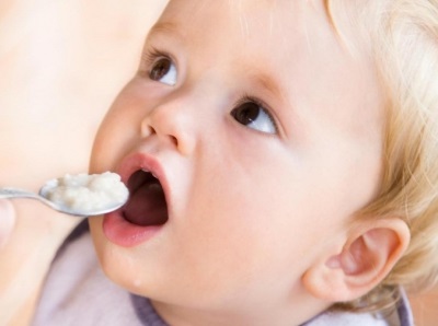 Comece a alimentar o bebê