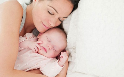 Bebê e mãe juntos