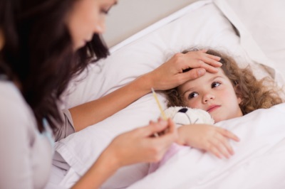 High temperature in a child, mom