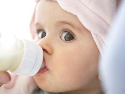 Pemakanan bayi pada 4 bulan