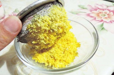 Yolk untuk memberi makan bayi