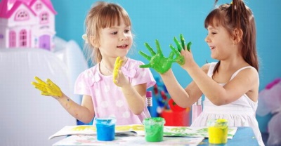 رسم الدهانات - الصديقات