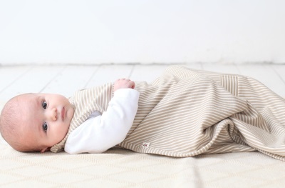 Komposisi beg tidur untuk bayi baru lahir